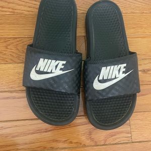 Black Nike slides